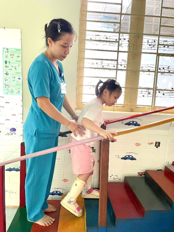 Bại não trẻ em